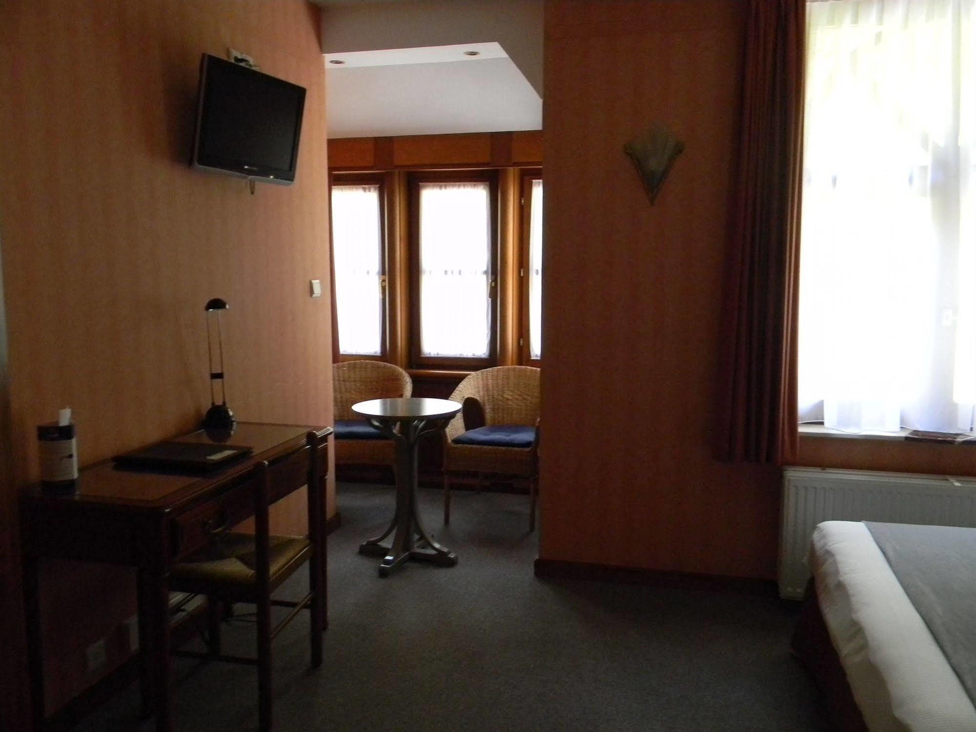 Hotel Du Roy บูยง ภายนอก รูปภาพ